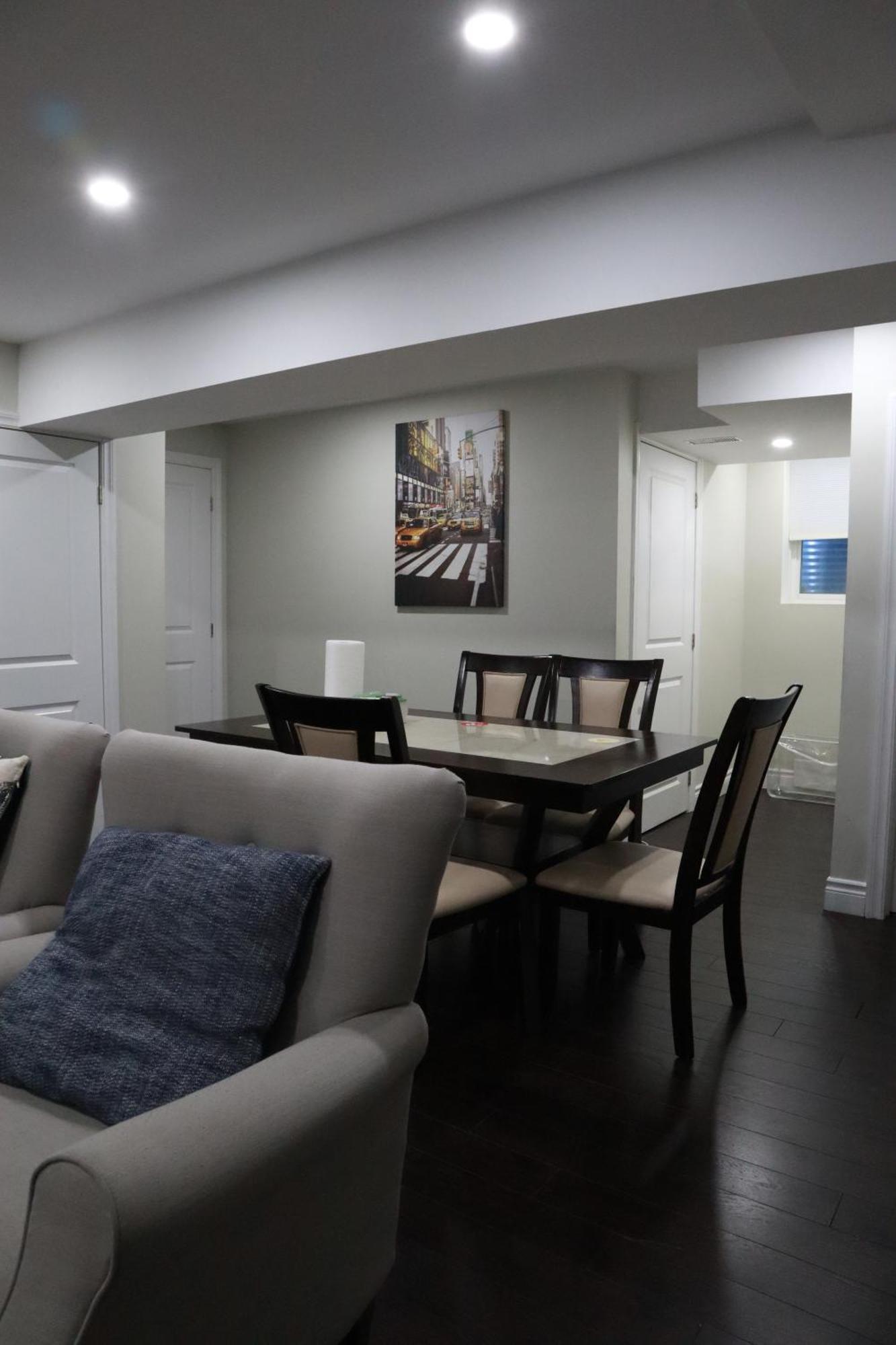 Stunning Furnished 2Bedroom/2Washroom Apartment 브램턴 외부 사진