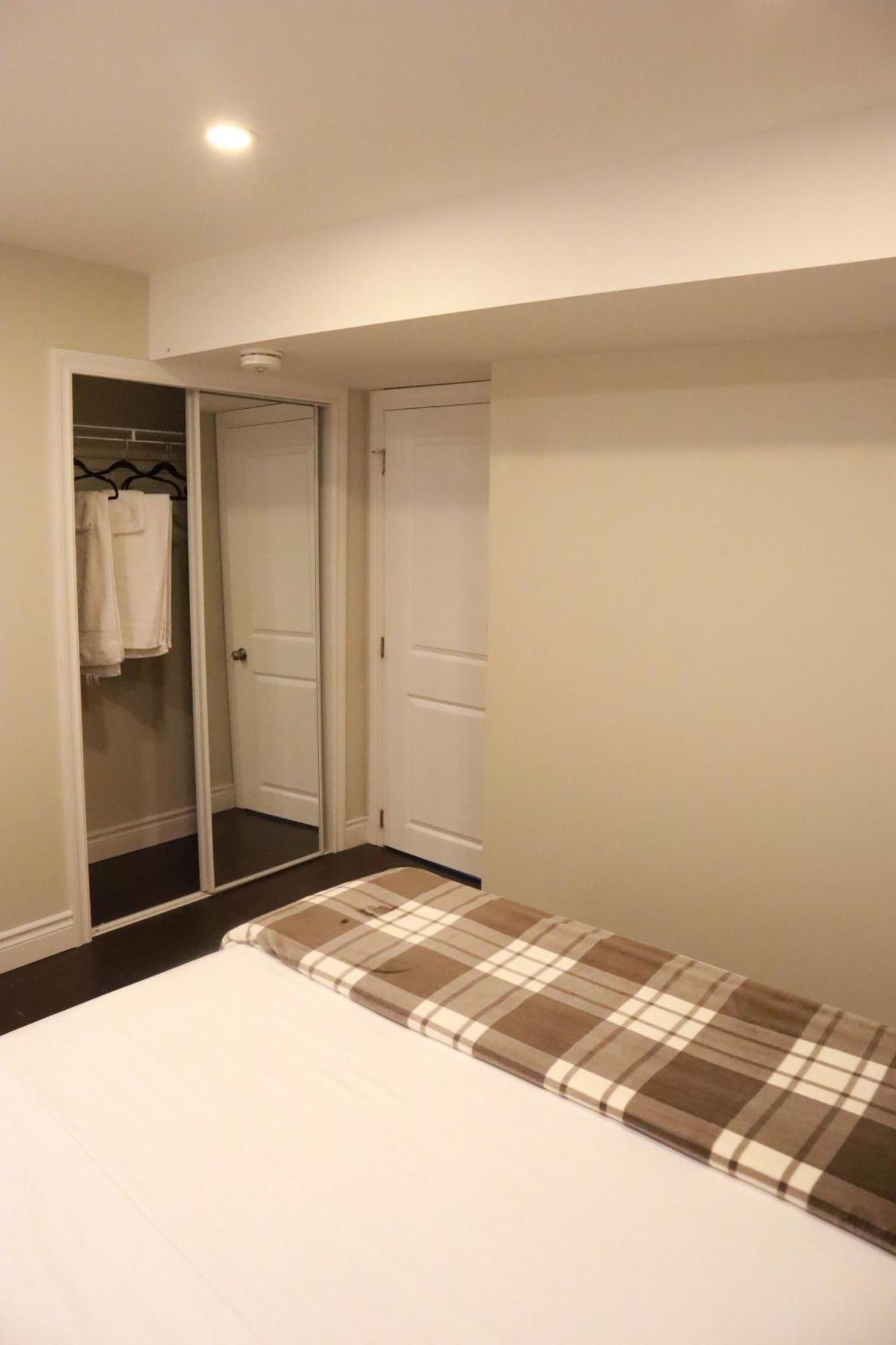 Stunning Furnished 2Bedroom/2Washroom Apartment 브램턴 외부 사진