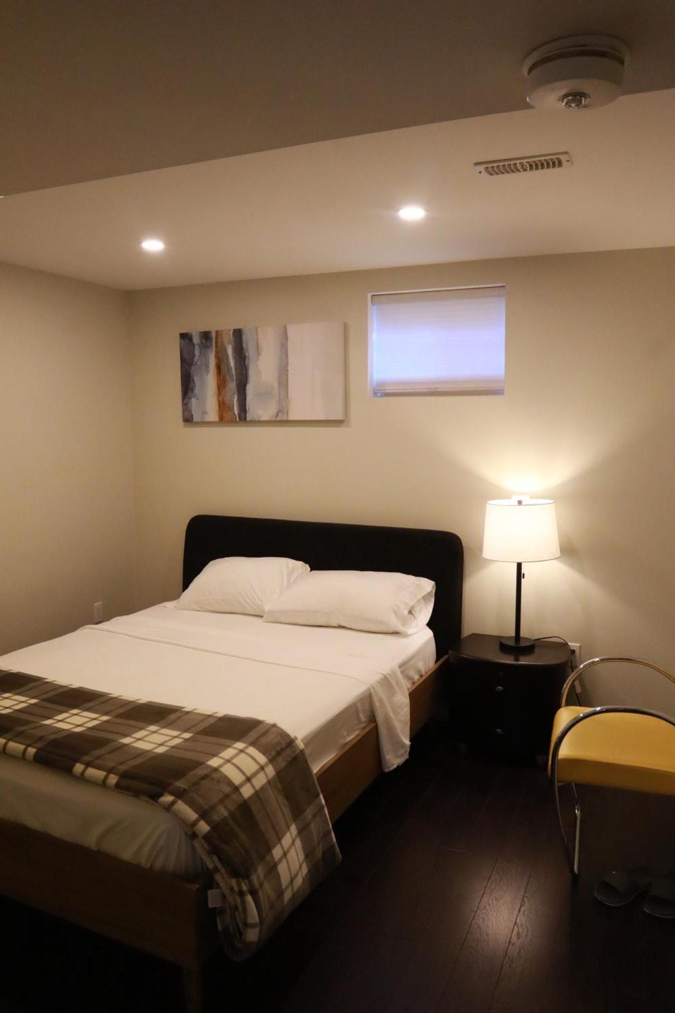 Stunning Furnished 2Bedroom/2Washroom Apartment 브램턴 외부 사진