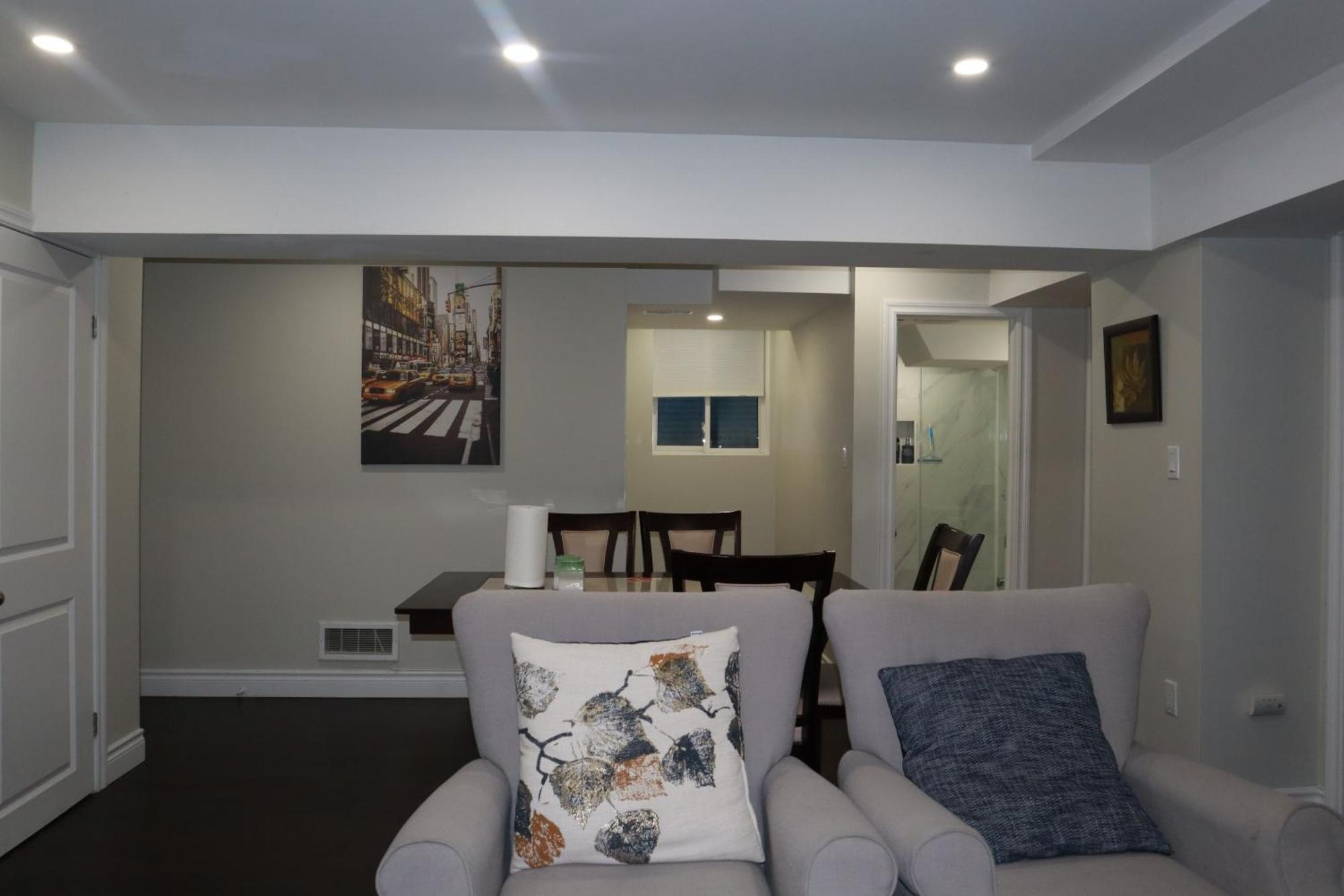 Stunning Furnished 2Bedroom/2Washroom Apartment 브램턴 외부 사진