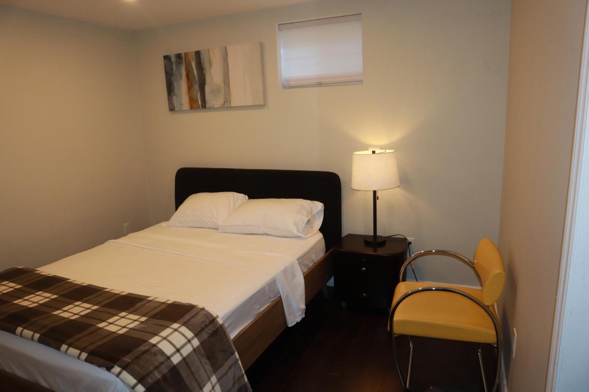 Stunning Furnished 2Bedroom/2Washroom Apartment 브램턴 외부 사진
