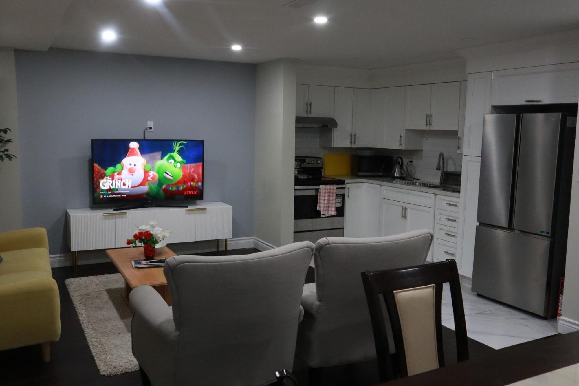 Stunning Furnished 2Bedroom/2Washroom Apartment 브램턴 외부 사진