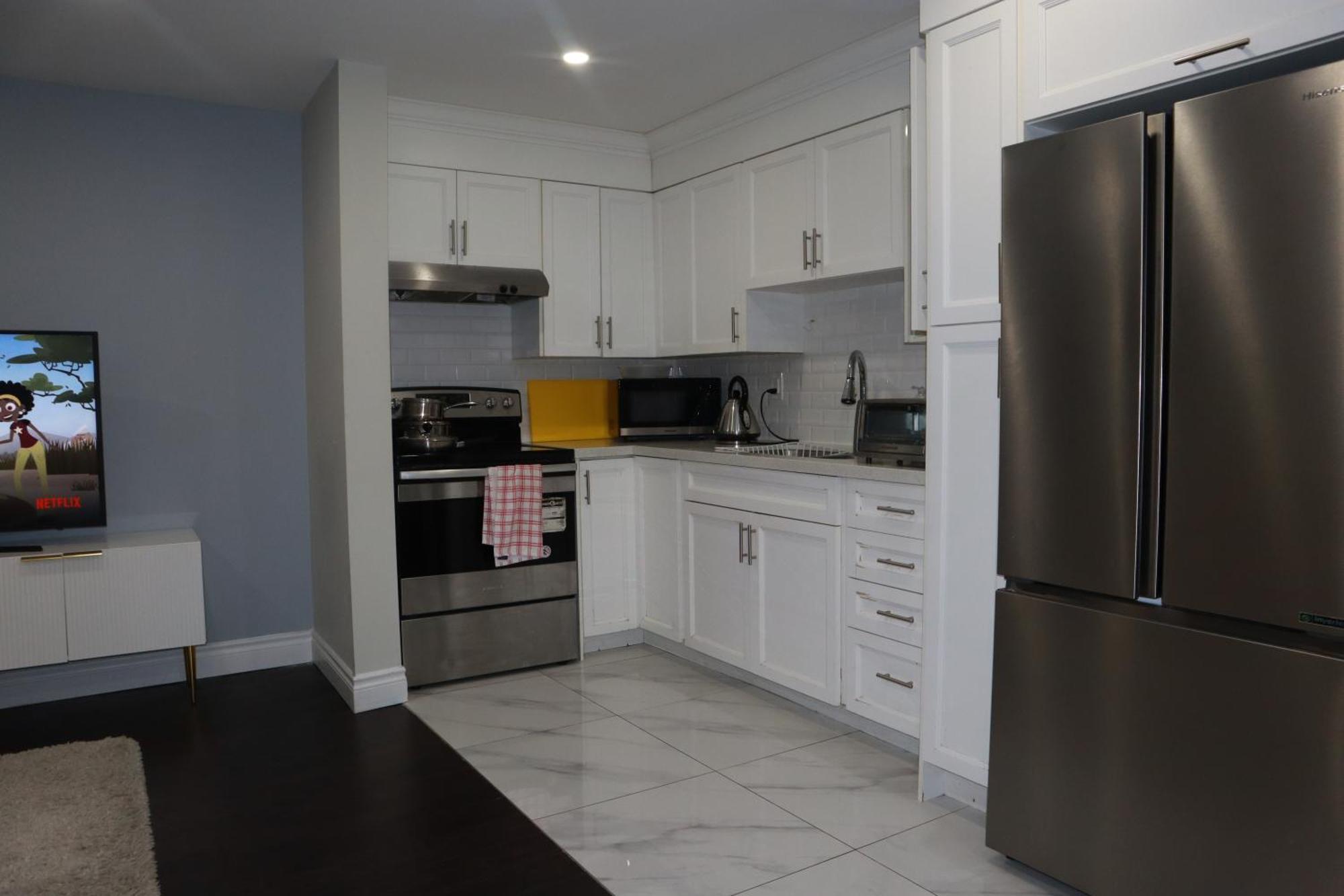 Stunning Furnished 2Bedroom/2Washroom Apartment 브램턴 외부 사진