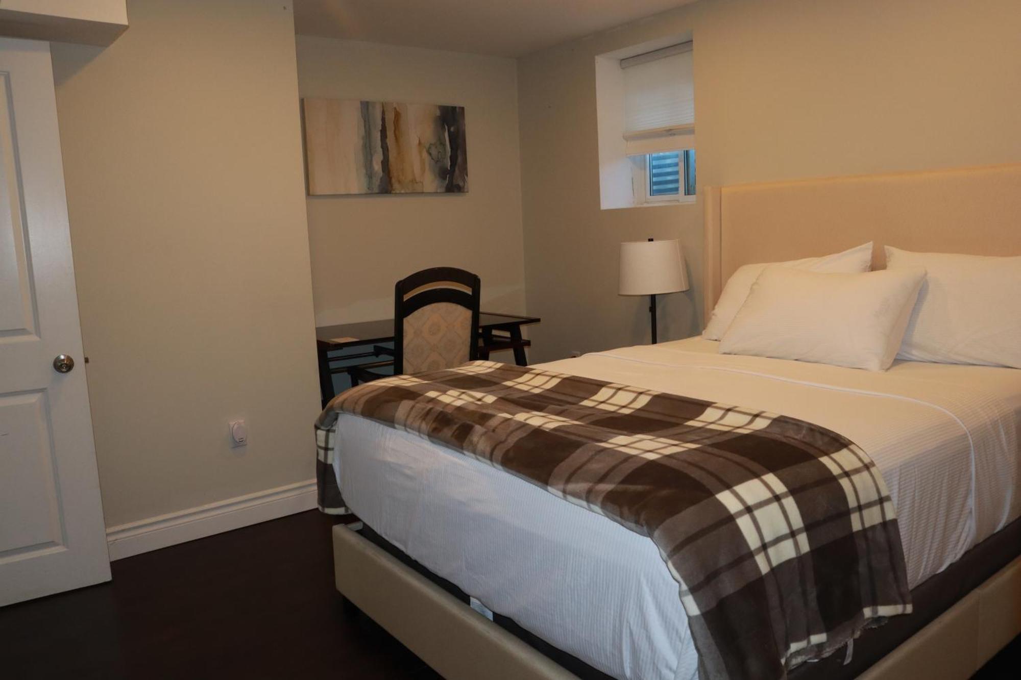 Stunning Furnished 2Bedroom/2Washroom Apartment 브램턴 외부 사진