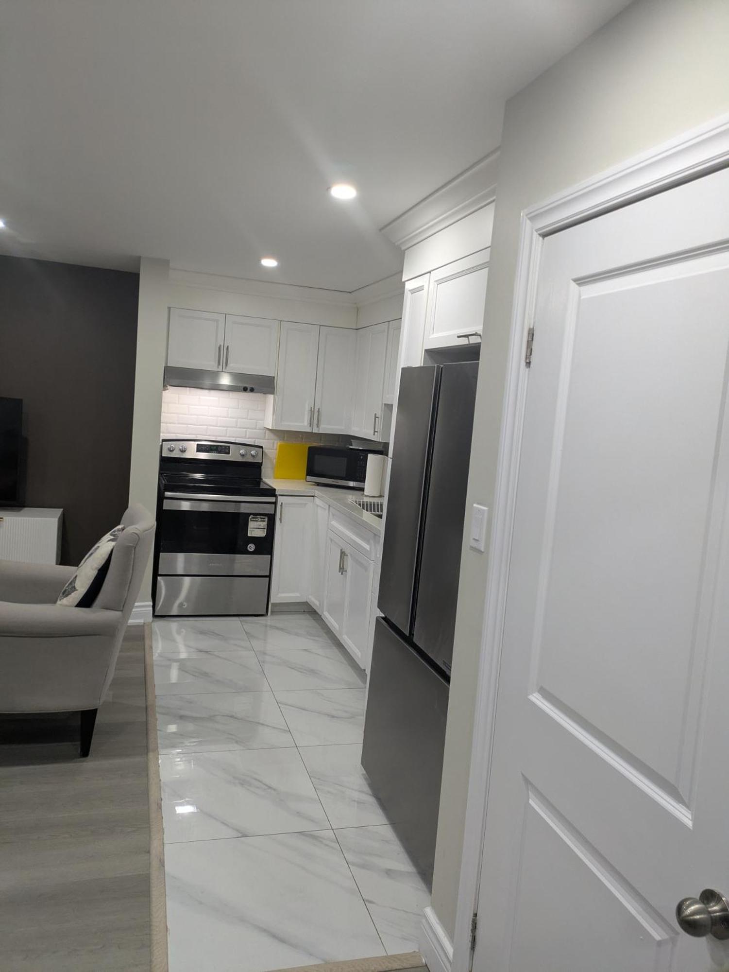 Stunning Furnished 2Bedroom/2Washroom Apartment 브램턴 외부 사진